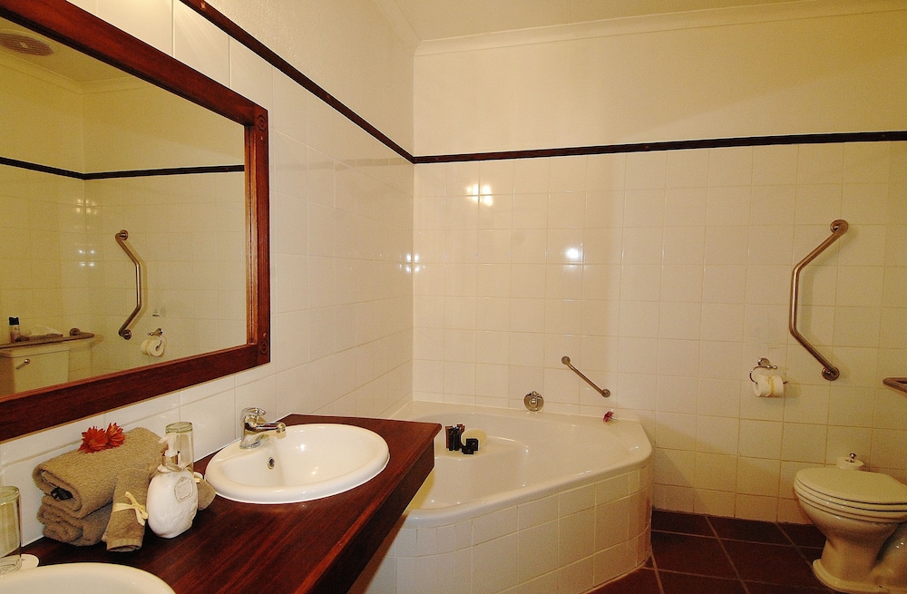 Disabled Rooms - Photo 7
