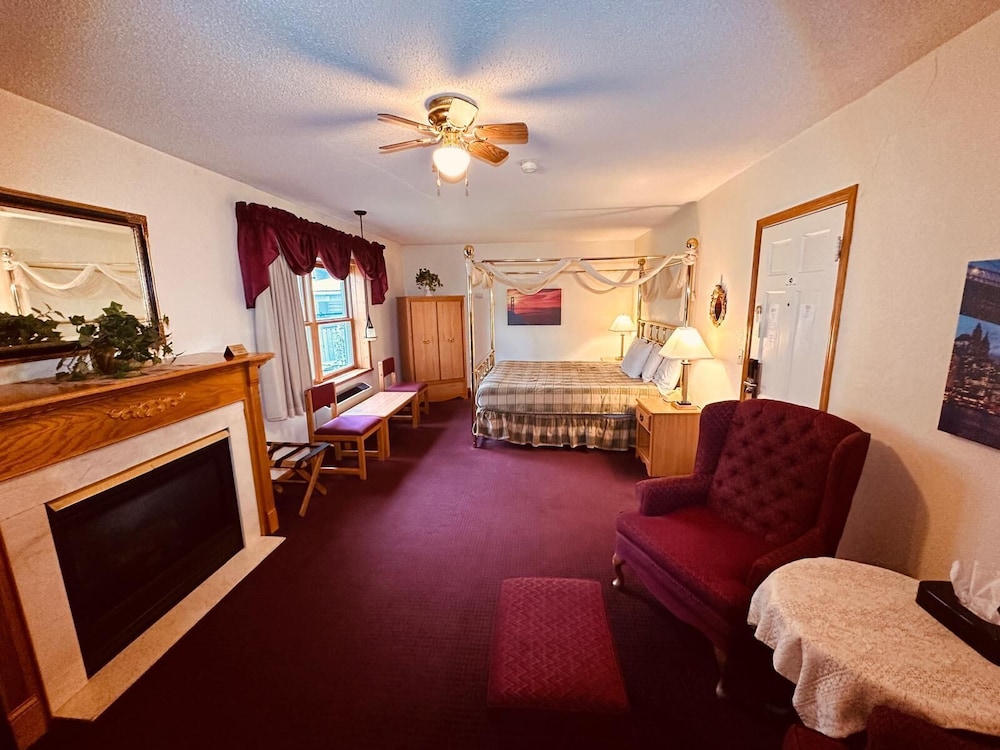 Honeymoon Suite photo 2