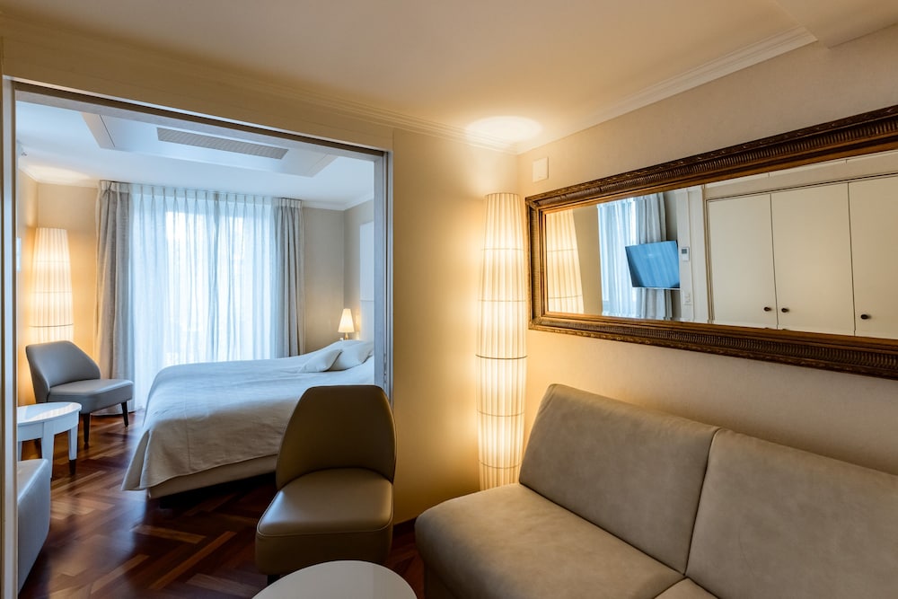 Junior Suite, River View - Photo 1