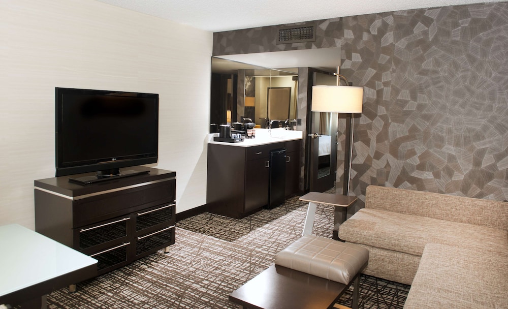 Suite, 2 Double Beds, Accessible (Mobility, Roll-in Shower) photo 3