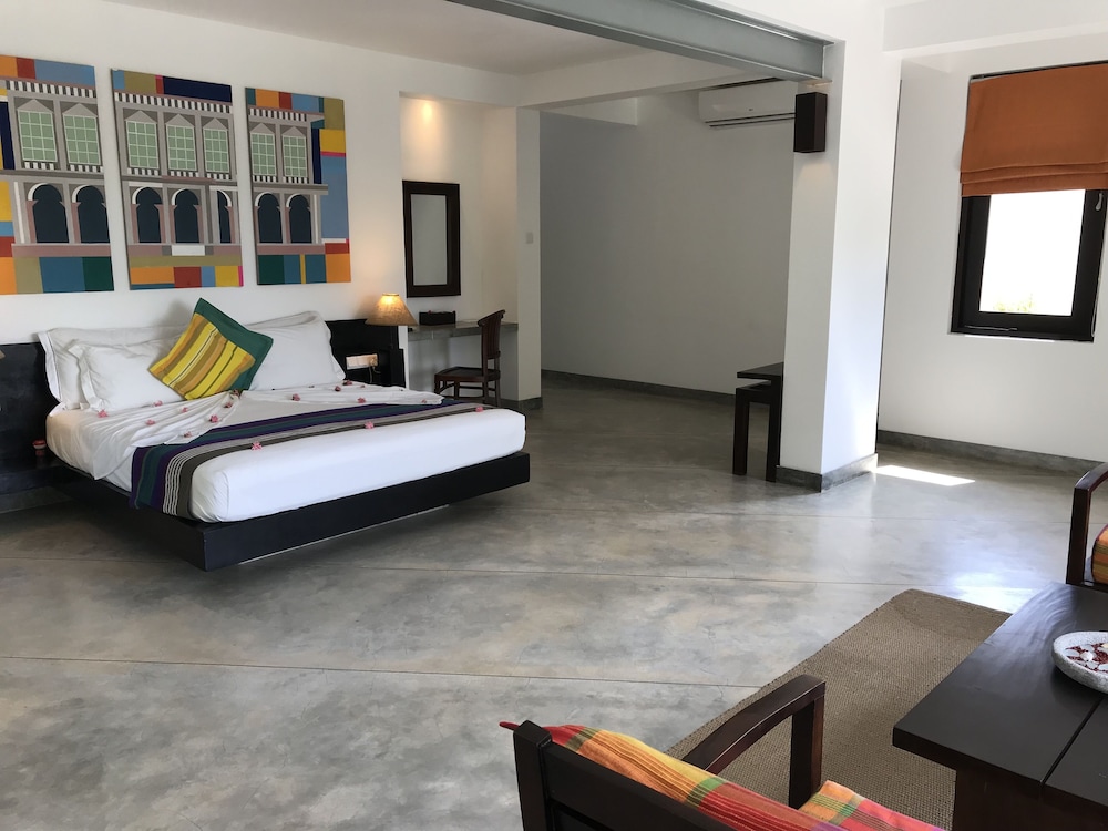 Extra Large Suite - Photo 2