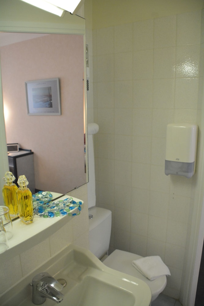 Economy Double Room photo 2