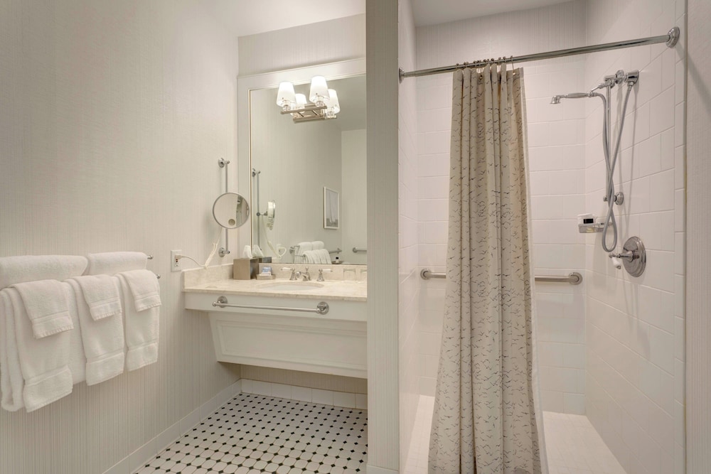 Room, 2 Queen Beds, View