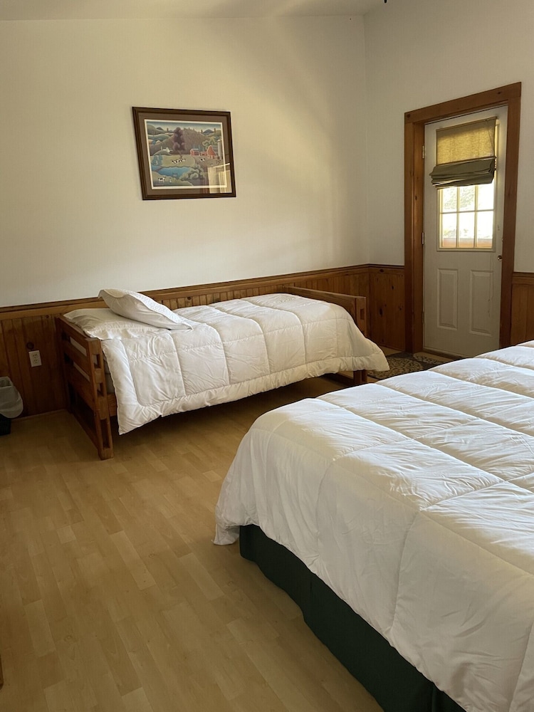 Premier Room, Multiple Beds, Mountain View