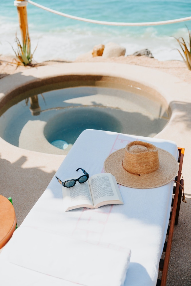 Room, 2 Queen Beds (Sea, With Plunge Pool)