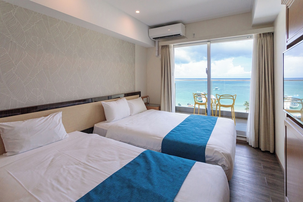Top Floor Ocean view Twin Room - Photo 1