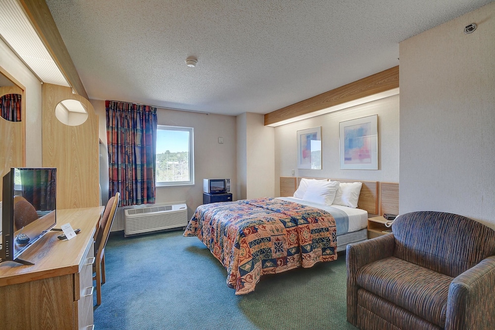 Standard Room, 1 King Bed, Non Smoking - Photo 8