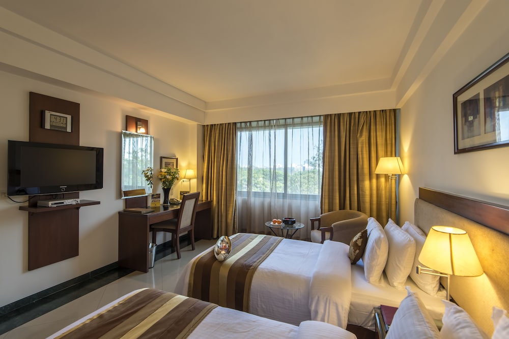 Deluxe Room - Photo 12