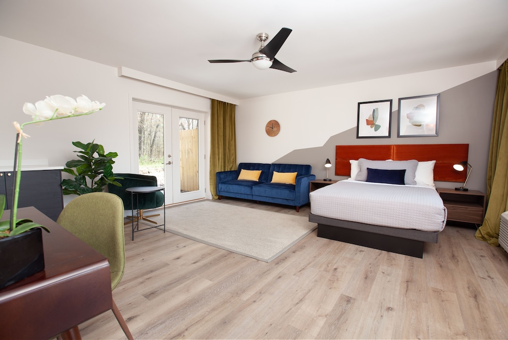 Traditional Suite
