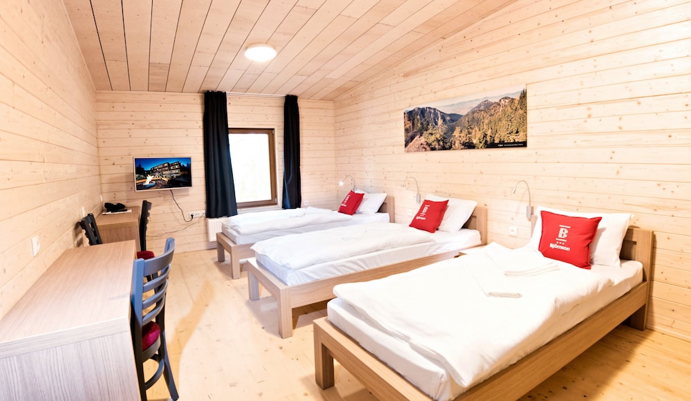Exclusive Triple Room, Shared Bathroom, Annex Building photo 2