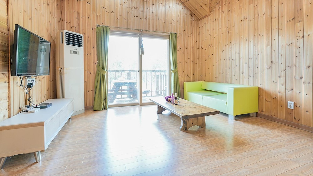 Basic Room, 2 Bedrooms (B 202) - Photo 1