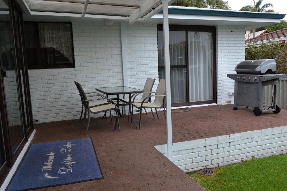 Four-Bedroom House - Photo 7