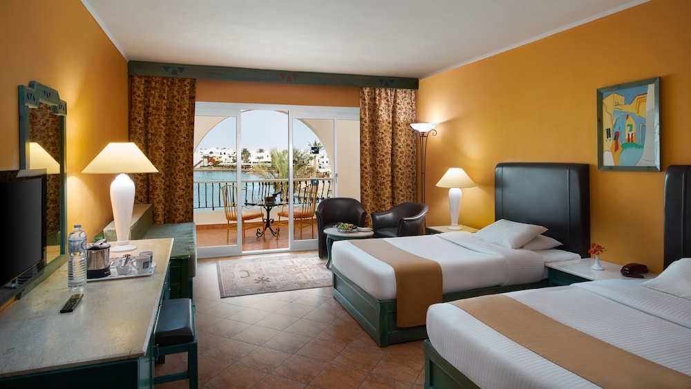 Standard Room, Lagoon View - Photo 3