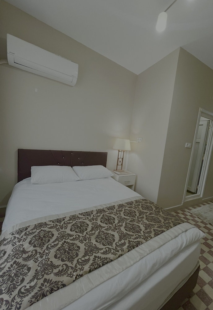 Standard Double Room, Private Bathroom photo 2