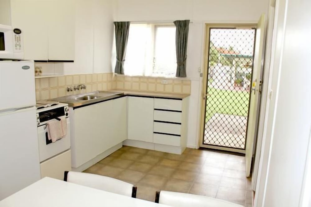 Standard Apartment, 2 Bedrooms, Non Smoking, Kitchen (3 Night Min) photo 3