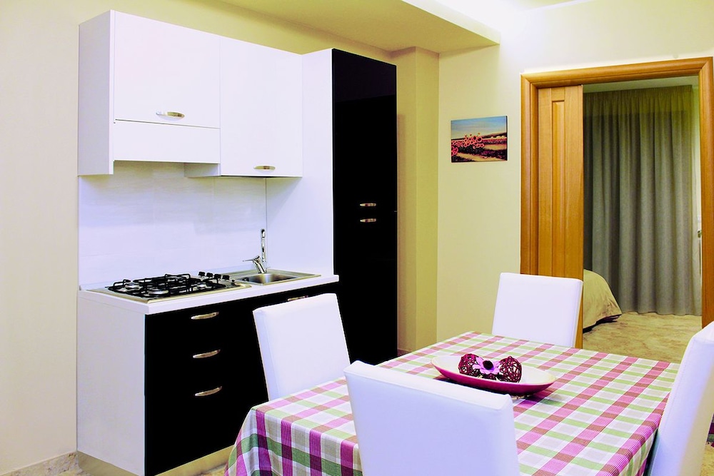 Basic Apartment, 1 Bedroom, Kitchenette (Barocco) photo 3
