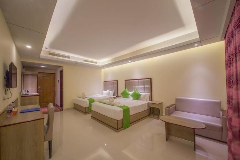 Deluxe Twin Room, City View photo 2