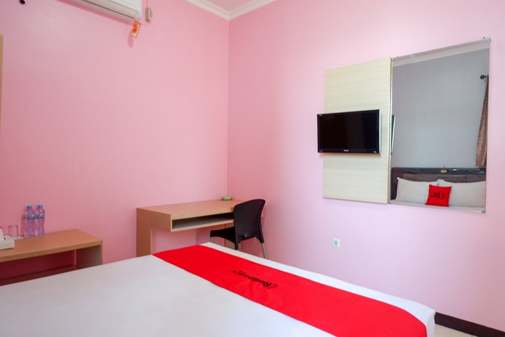 Double Room (RedDoorz) - Photo 2