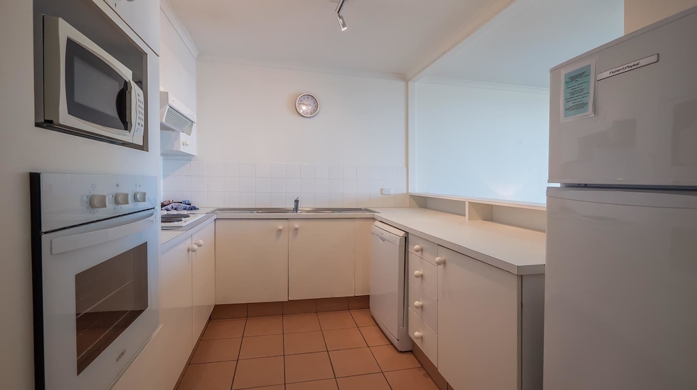 Standard Apartment, 2 Bedrooms, Non Smoking, Kitchen (4 Nite Package) photo 2