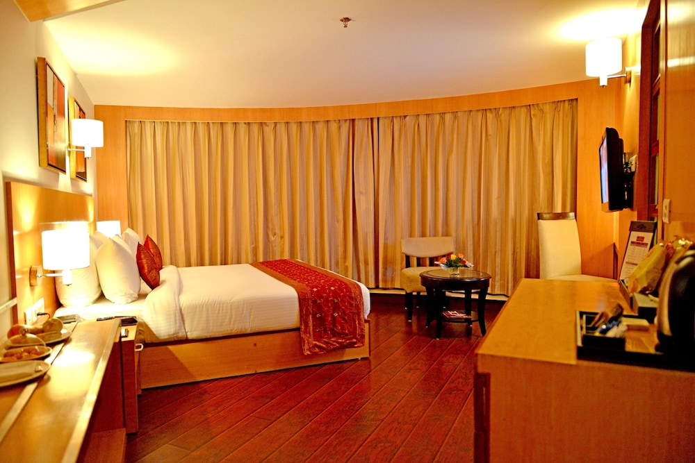Executive Room, City View