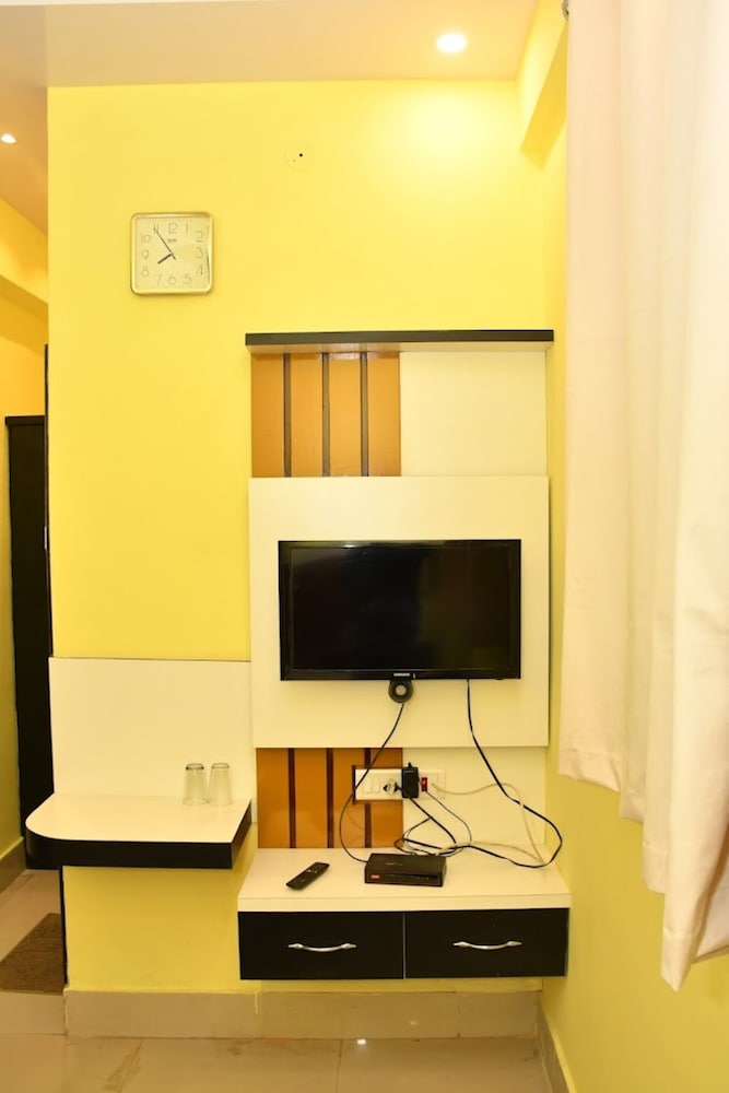 Deluxe Double Room, City View photo 3
