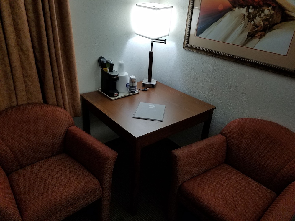 Standard Room, 2 Queen Beds, Accessible, Non Smoking (Walk-in Shower) photo 2