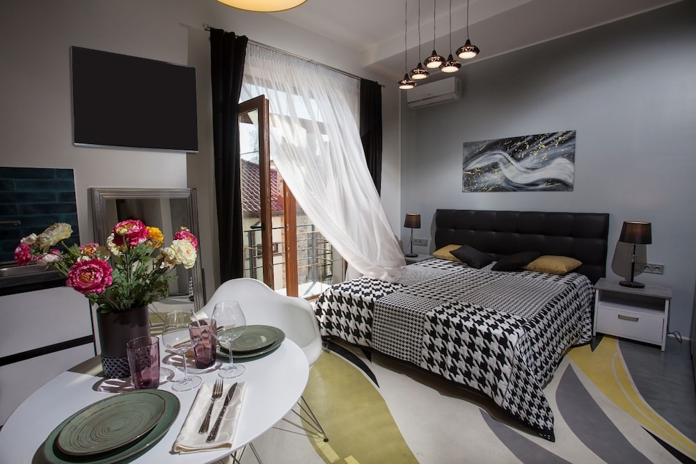 Signature Apartment, Balcony (Venice)