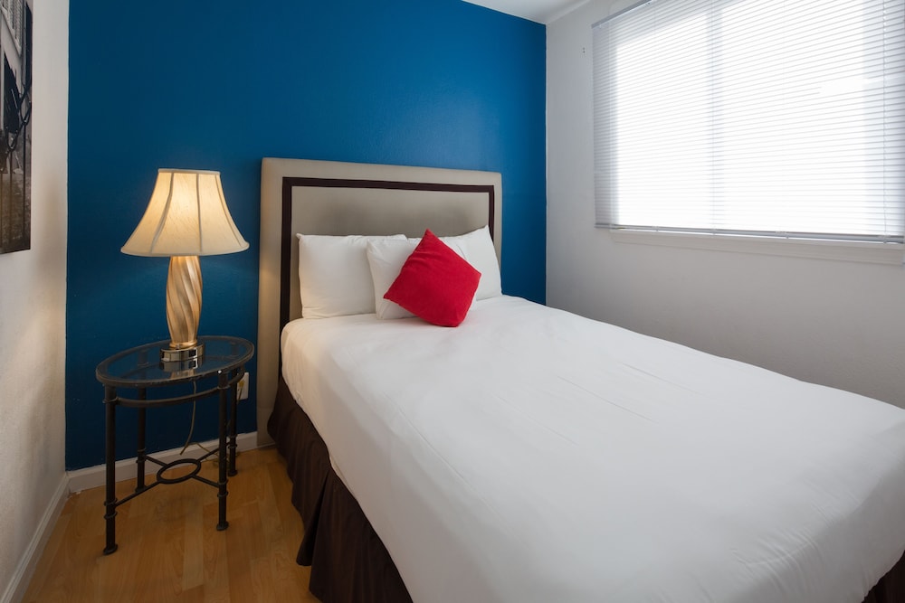 Standard Room, 2 Queen Beds - Photo 14