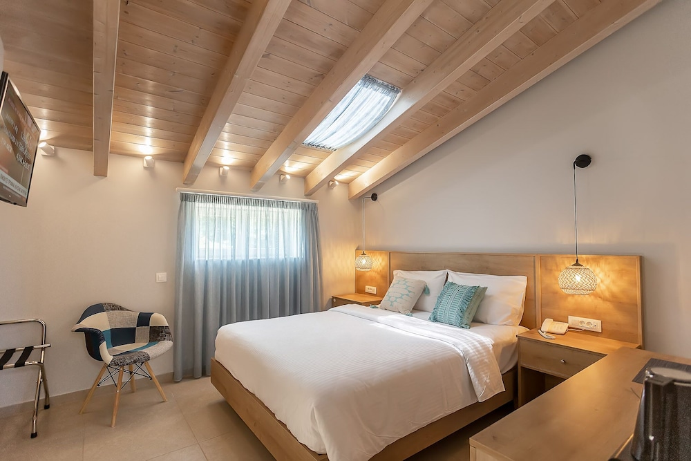 Superior Room, City View - Photo 6