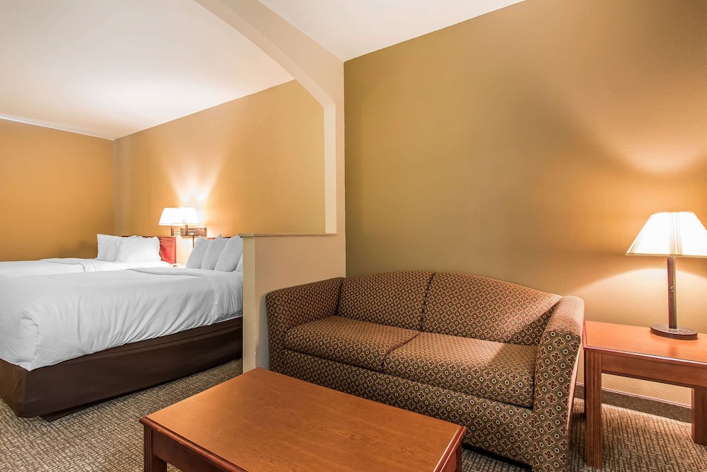 Suite, 2 Queen Beds, Non Smoking - Photo 6