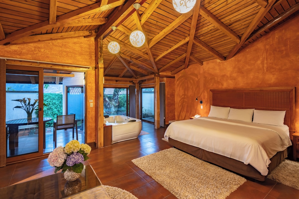 Studio Suite, Hot Tub