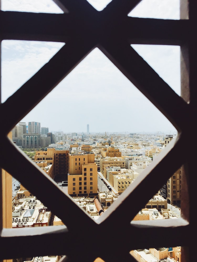 Studio with Kitchen Complimentary Transfer to Gold Souk photo 3