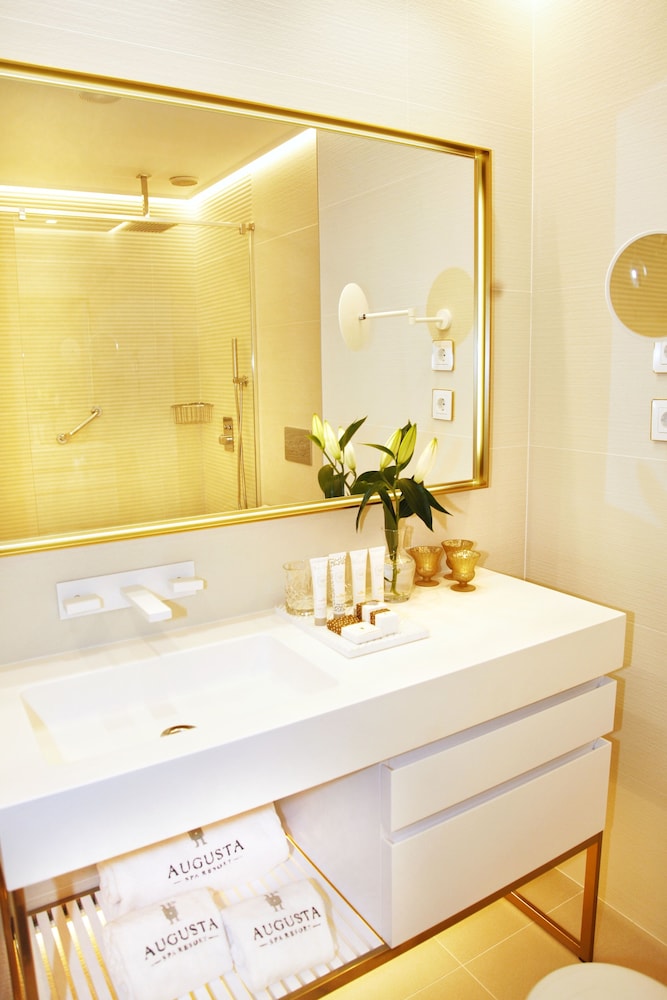 Superior Single Room (Gold Views)
