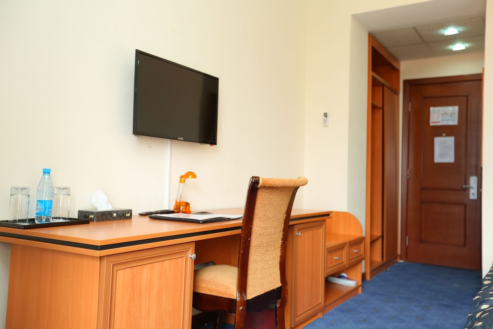 Standard Double Room, 1 King Bed With Sofa Bed photo 3
