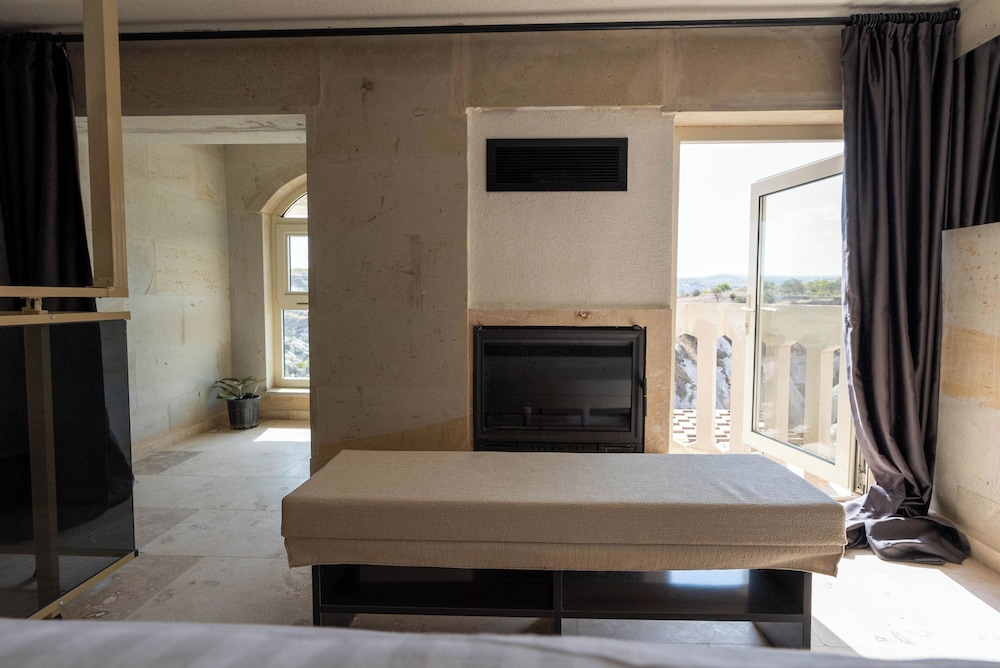 Signature Loft, Balcony, Pool View photo 3