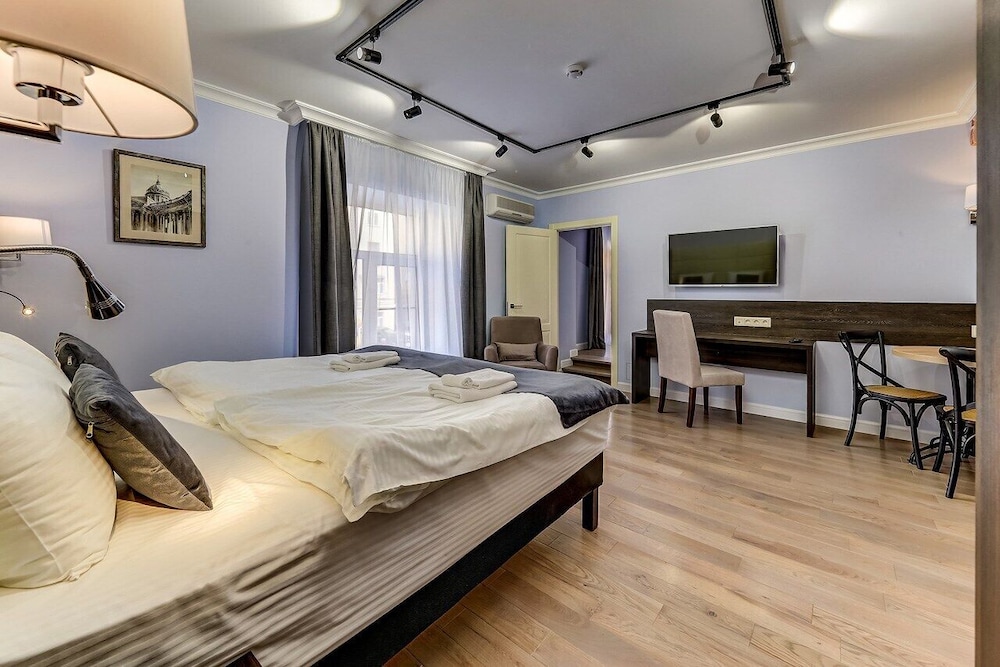 Family Room, 1 Bedroom photo 1
