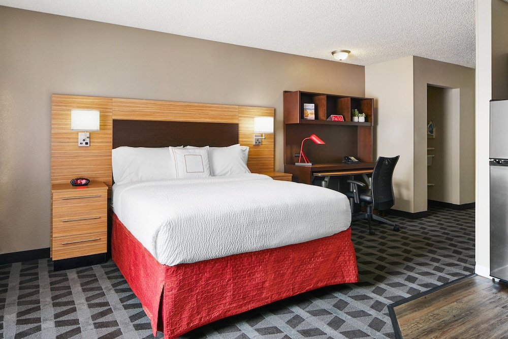 Studio Suite, 1 Queen Bed with Sofa bed (Mobility/Hearing Accessible, Tub) - Photo 2