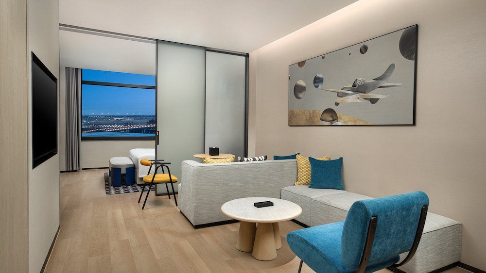 Suite, 1 Bedroom thumbnail 5