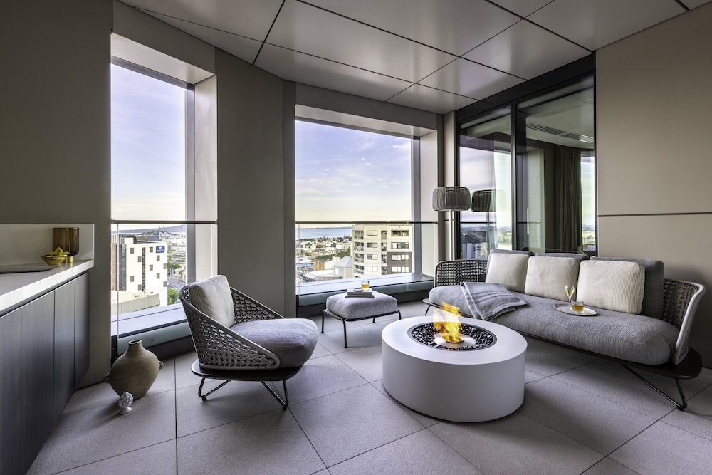 Suite (Chairman, Pinnacle Tower)