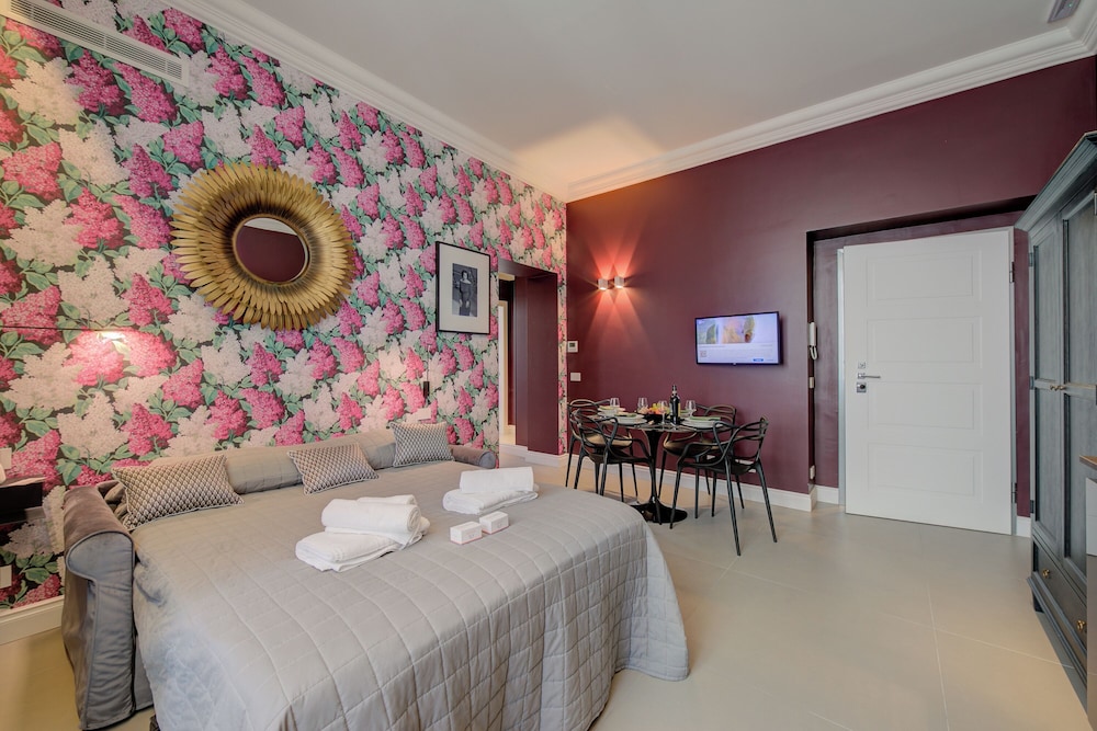 Honeymoon Apartment, 1 Bedroom, Sea Facing (Boutique Central Ornella)