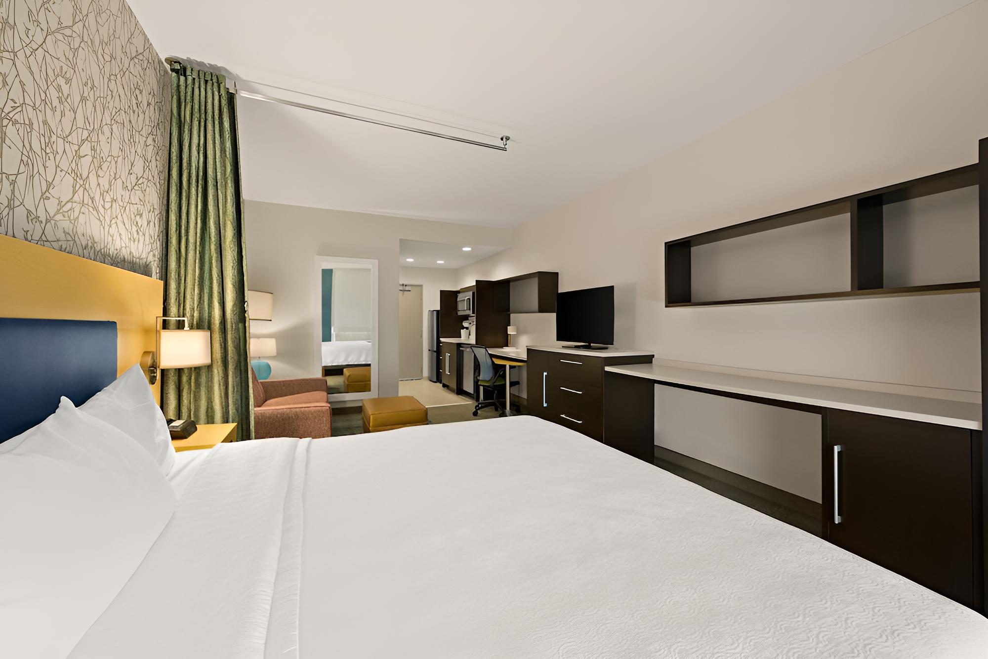 Studio, 1 King Bed, Non Smoking photo 3