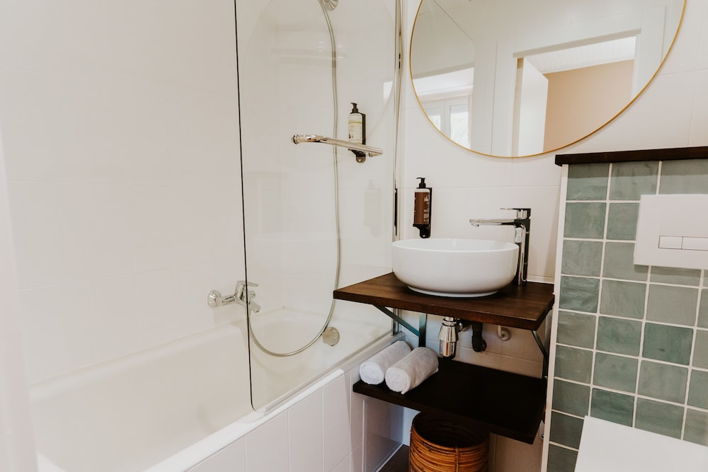 Standard Double Room - Photo 7
