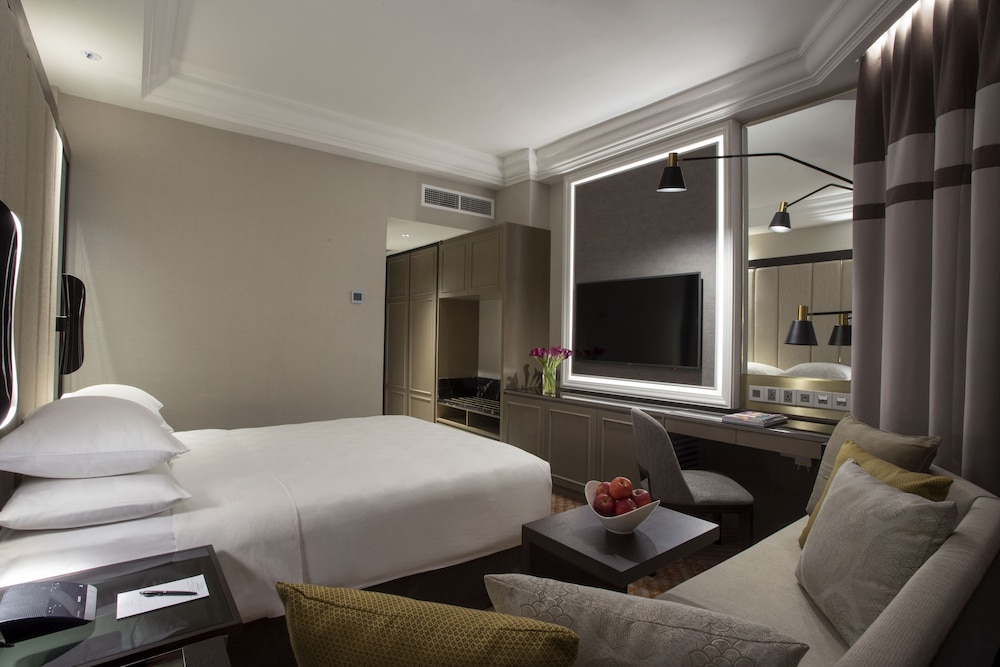 Premier Room