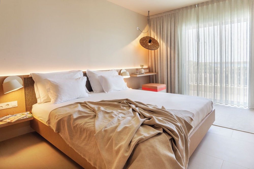 Premium Room - Photo 9