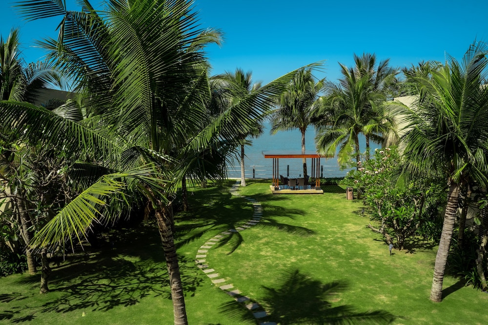 Premier Deluxe Twin Room, Ocean View - Photo 6