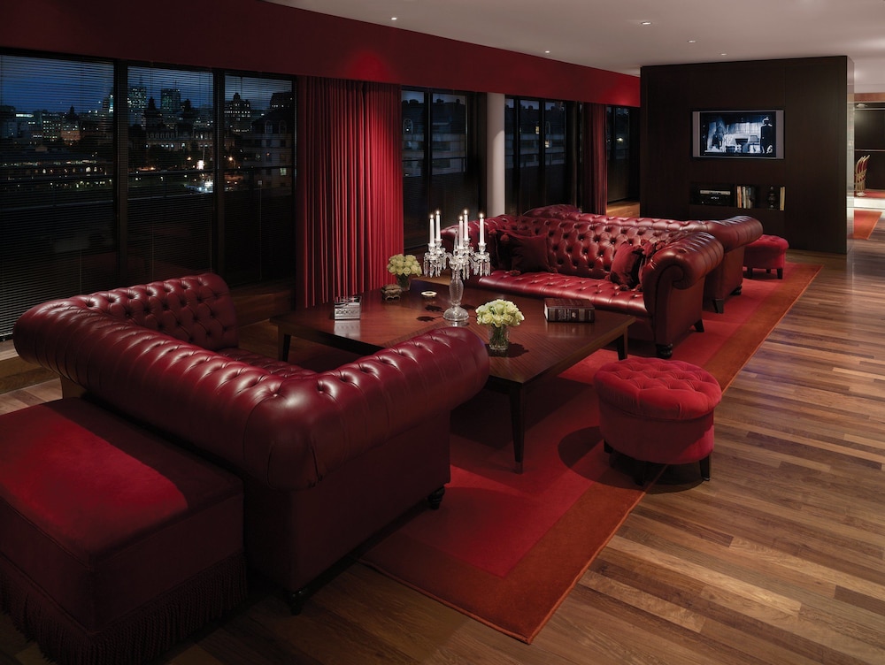 Luxury Suite (Imperial)