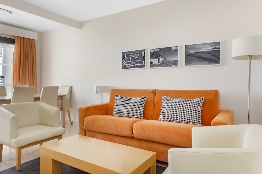 Apartment, 2 Bedrooms - Photo 3