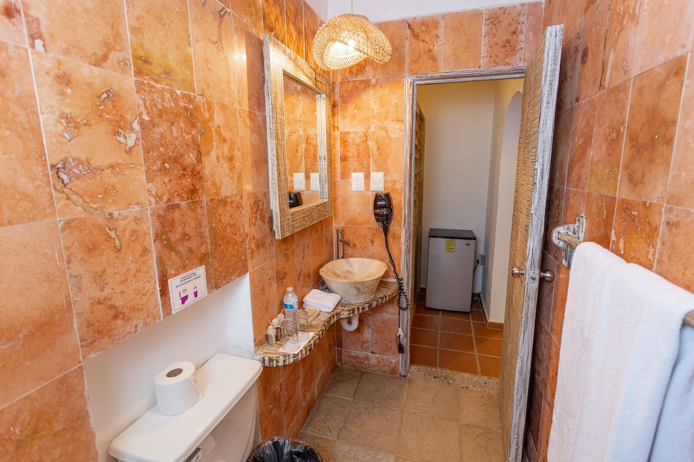 Deluxe Room, Partial Ocean View - Photo 5