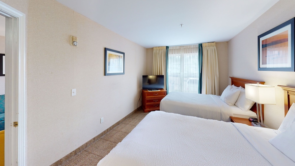 Suite, Multiple Beds, Non Smoking photo 2