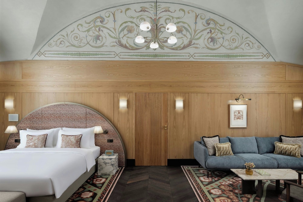 Chapel Suite photo 3